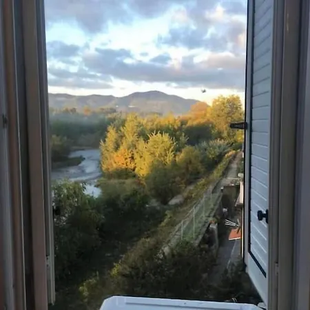 펜션 River House With Four Bikes Included 루카
